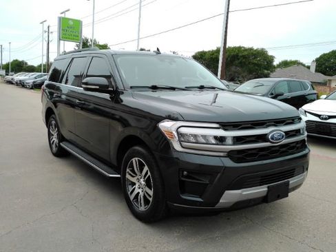 Used 2022 Ford Expedition XLT RWD image 4