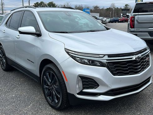 Used 2022 Chevrolet Equinox RS w/ RS Leather Package image 3