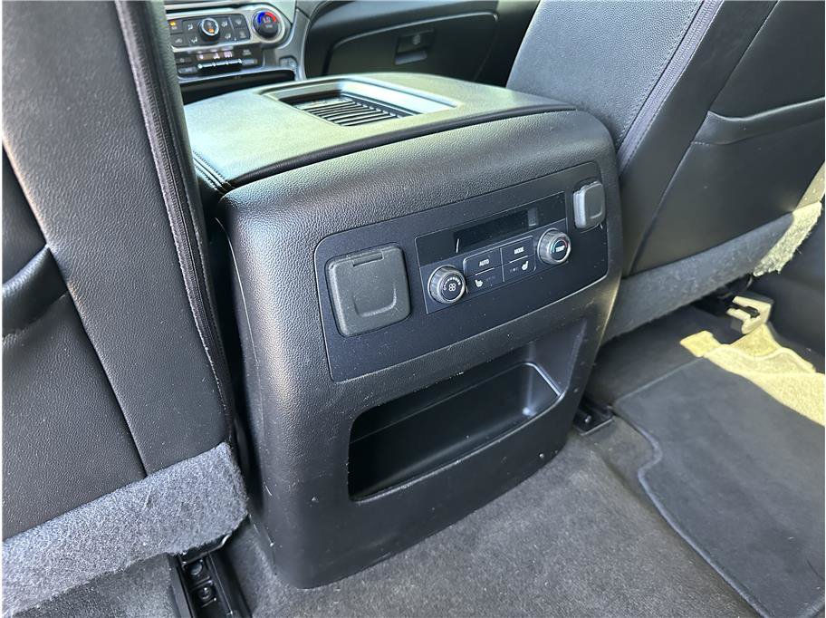 Used 2018 Chevrolet Tahoe Premier AWD/4WD image 18