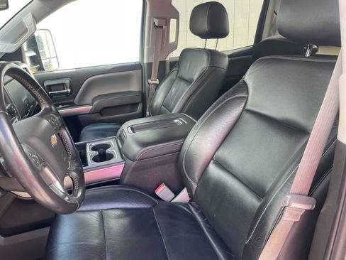 Used 2015 Chevrolet Silverado 1500 LT w/ LT Convenience Package image 8