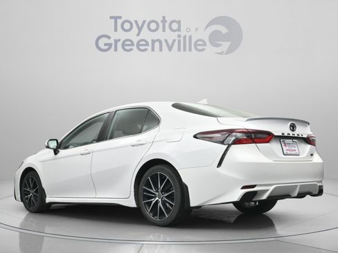 Certified 2024 Toyota Camry SE FWD image 8