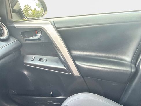Used 2016 Toyota RAV4 XLE AWD/4WD image 25