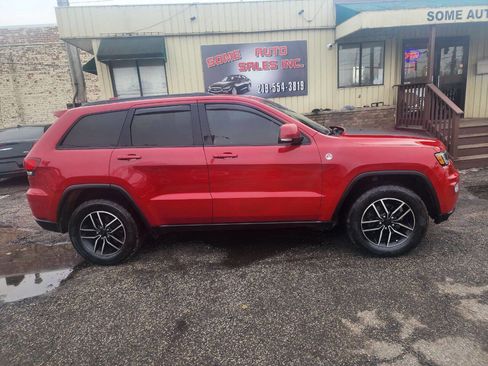 Used 2020 Jeep Grand Cherokee Trailhawk w/ Trailhawk Luxury Group image 9