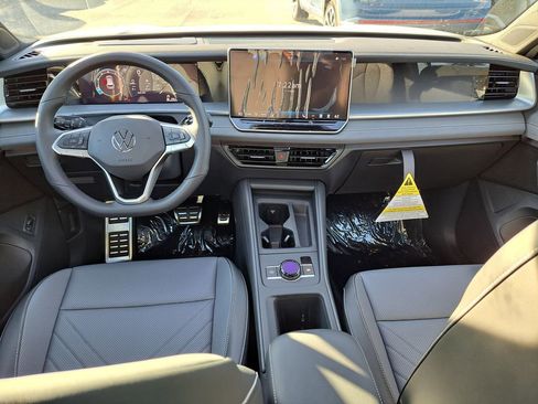 New 2026 Volkswagen Tiguan SE R-Line FWD image 6