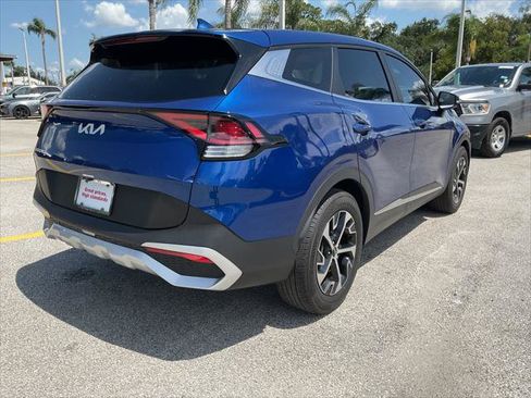 Used 2024 Kia Sportage EX FWD image 6