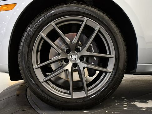 Certified 2026 Porsche Macan Turbo AWD/4WD image 16