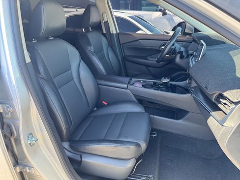 Used 2023 Nissan Rogue SV w/ SV Premium B Package FWD image 32