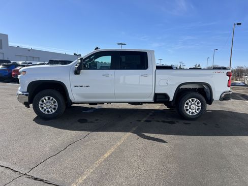 New 2026 Chevrolet Silverado 3500 LT image 2