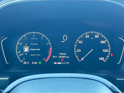 Used 2025 Honda Pilot Sport image 12