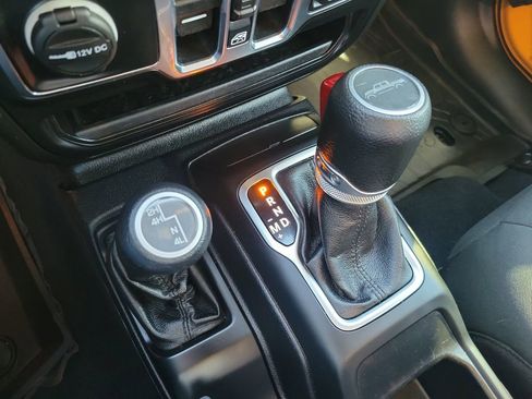 Used 2021 Jeep Gladiator Sport AWD/4WD image 40
