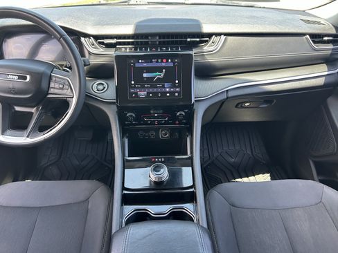 Used 2023 Jeep Grand Cherokee L Laredo RWD image 16
