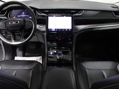 Used 2023 Jeep Grand Cherokee Limited w/ Black Appearance Package image 2