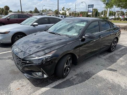 Used 2021 Hyundai Elantra Limited image 1