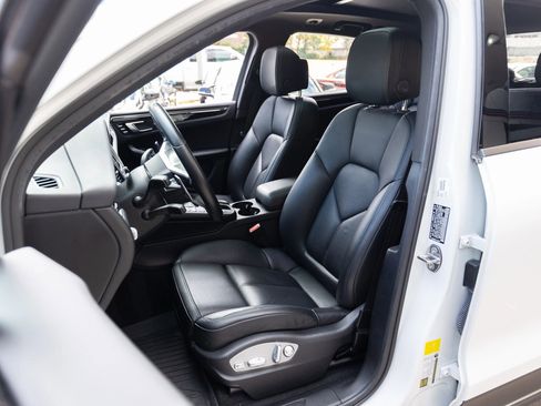 Used 2018 Porsche Macan Sport Edition image 16