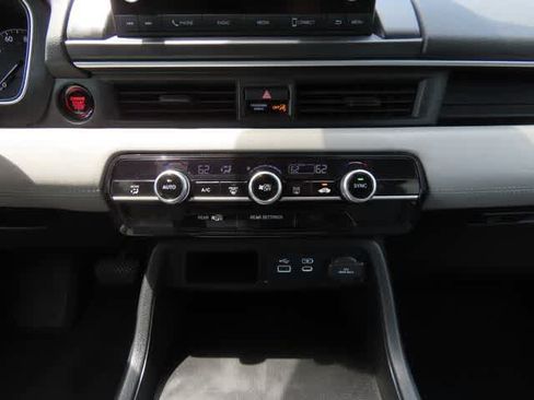 Certified 2023 Honda Pilot LX image 22