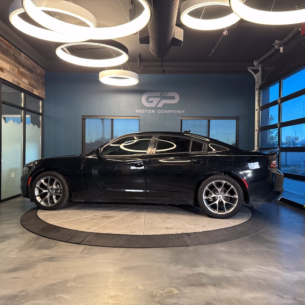 Used 2023 Dodge Charger SXT w/ Blacktop Package RWD image 6