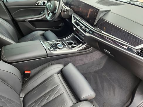 Certified 2025 BMW X7 M60i AWD/4WD image 8