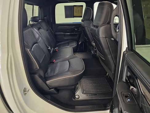 Used 2025 RAM 3500 Limited AWD/4WD image 28