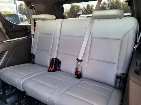 Used 2021 Chevrolet Tahoe LT w/ Luxury Package image 8