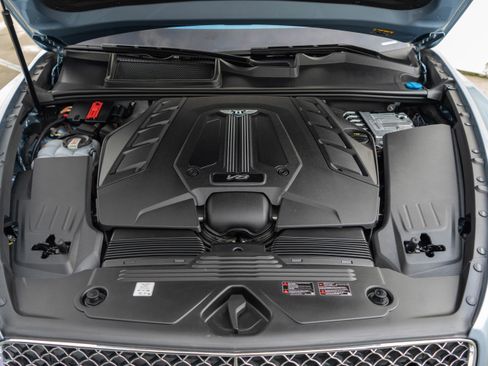 Used 2023 Bentley Bentayga image 40