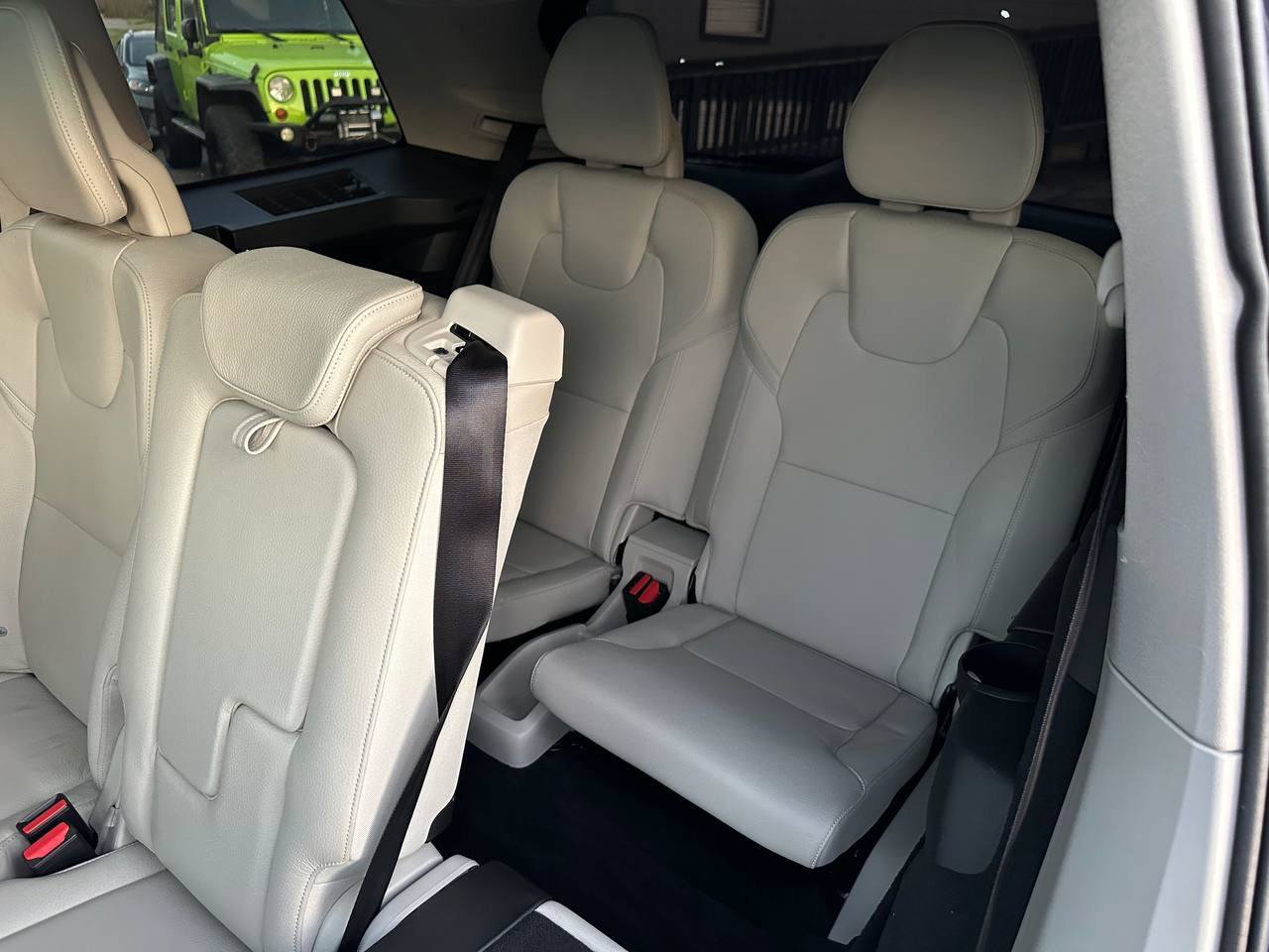 Used 2016 Volvo XC90 T6 Momentum w/ Protection Package Plus AWD/4WD image 31