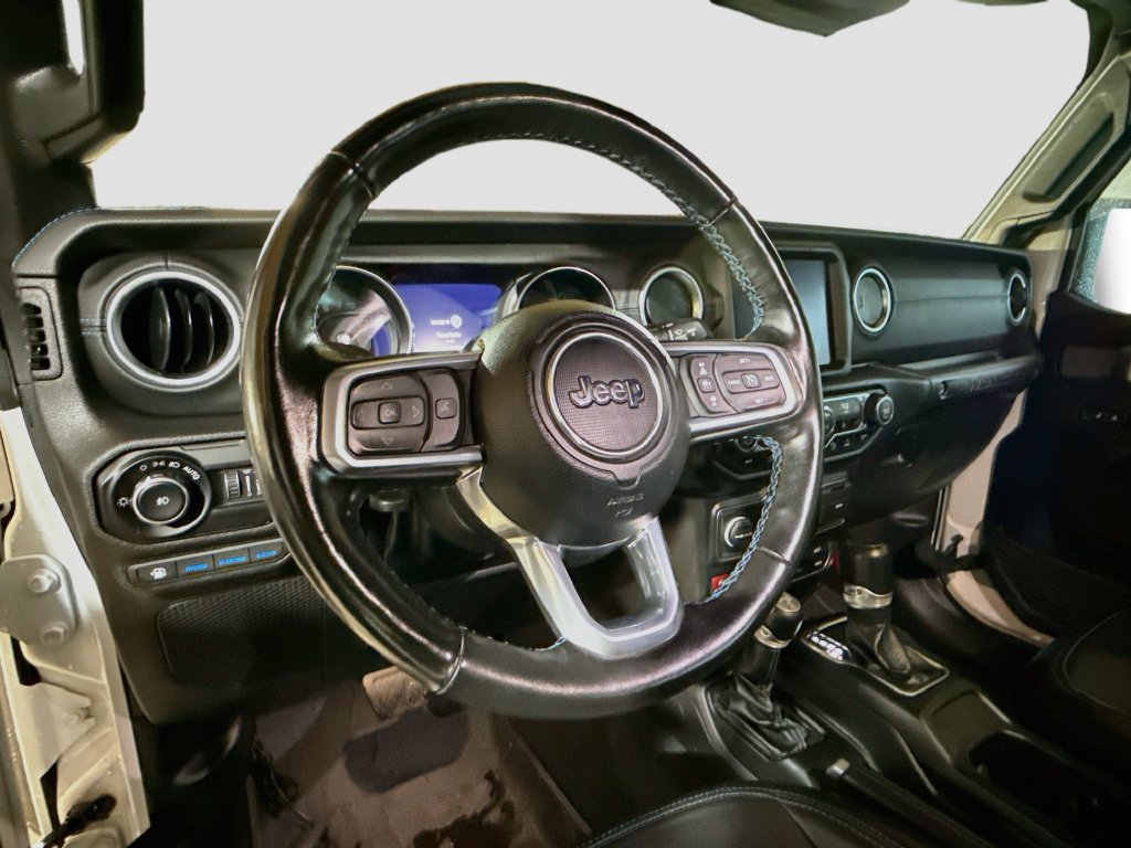 Used 2022 Jeep Wrangler Unlimited Rubicon 4xe w/ Cold Weather Group AWD/4WD image 12