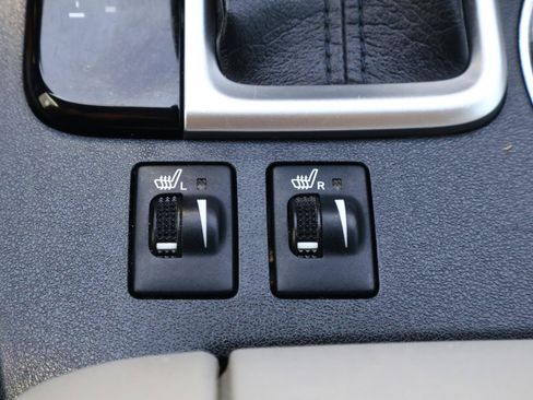Used 2019 Toyota Highlander XLE FWD image 23