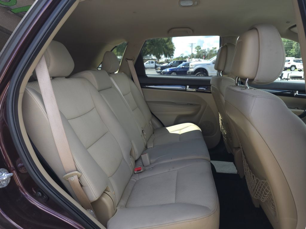 Used 2011 Kia Sorento 2WD image 14