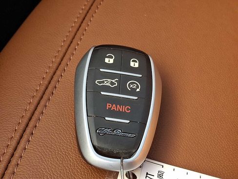 Used 2018 Alfa Romeo Giulia AWD image 25