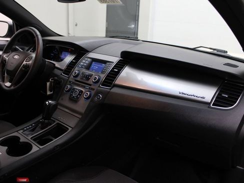 Certified 2018 Ford Taurus SEL FWD image 4