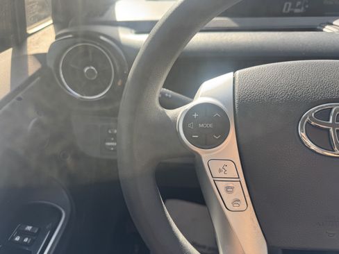 Used 2015 Toyota Prius C Three FWD image 31