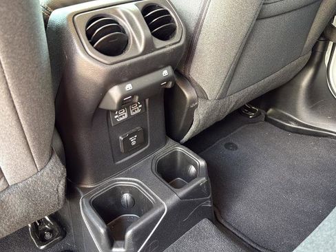 Used 2026 Jeep Wrangler Unlimited Sahara AWD/4WD image 24