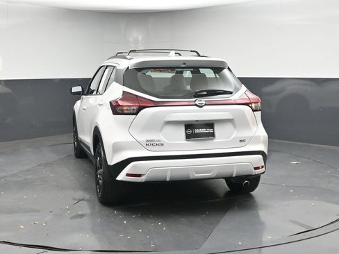 Used 2021 Nissan Kicks SR w/ SR Premium Package image 4