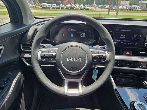 Used 2023 Kia Sportage LX FWD image 4