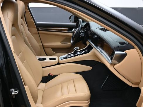 Used 2023 Porsche Panamera 4 Platinum Edition AWD/4WD image 36