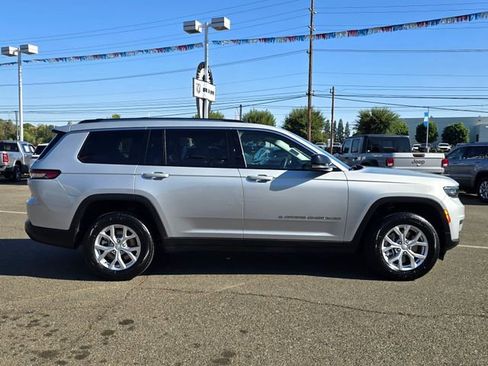 Certified 2023 Jeep Grand Cherokee L Limited image 7