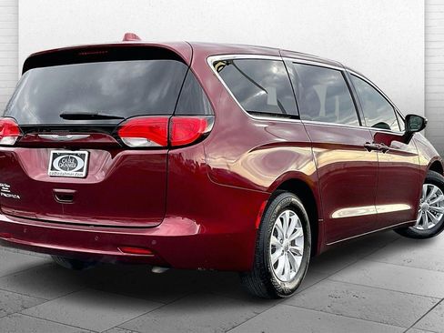 Used 2017 Chrysler Pacifica Touring w/ Tire & Wheel Group image 13