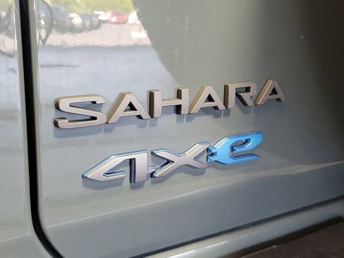 Used 2025 Jeep Wrangler Unlimited Sahara w/ Safety Group image 7