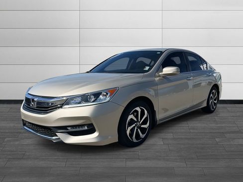 Used 2017 Honda Accord EX image 7