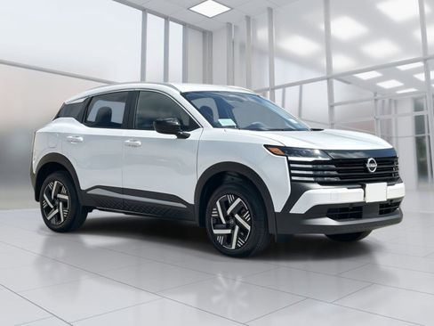 New 2026 Nissan Kicks SV FWD image 5