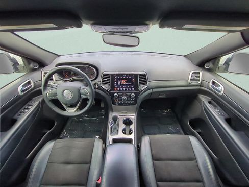 Used 2021 Jeep Grand Cherokee Laredo X RWD image 11