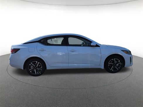 New 2025 Nissan Sentra SV image 4