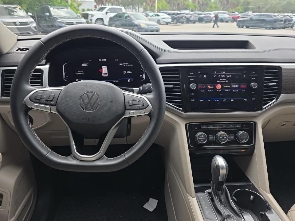 Used 2023 Volkswagen Atlas SE w/ Panoramic Sunroof Package FWD image 7