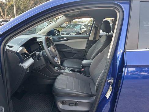 Used 2022 Volkswagen Taos SE w/ Driver Assistance Package image 9
