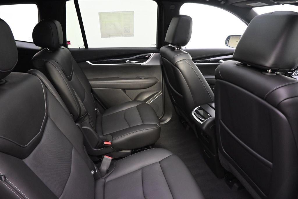 Certified 2024 Cadillac XT6 Premium Luxury AWD/4WD image 17