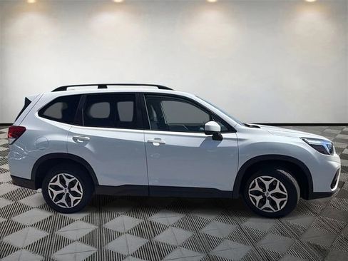 Used 2020 Subaru Forester Premium AWD/4WD image 4