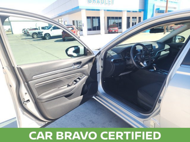 Used 2022 Nissan Altima 2.5 SV w/ SV Premium Package FWD image 18