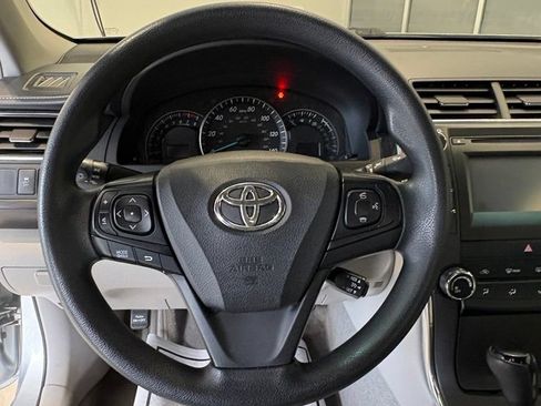 Used 2015 Toyota Camry LE FWD image 19