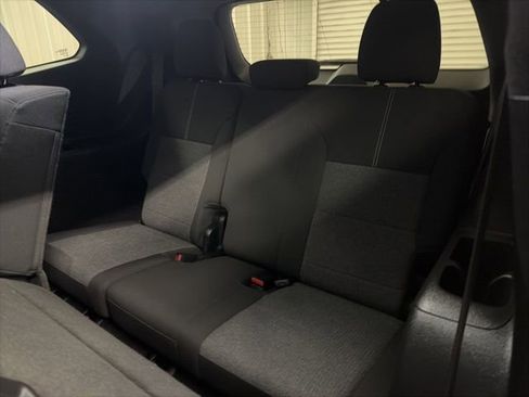 Used 2025 GMC Acadia Elevation image 22