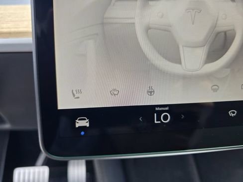 Used 2022 Tesla Model Y Performance AWD/4WD image 21